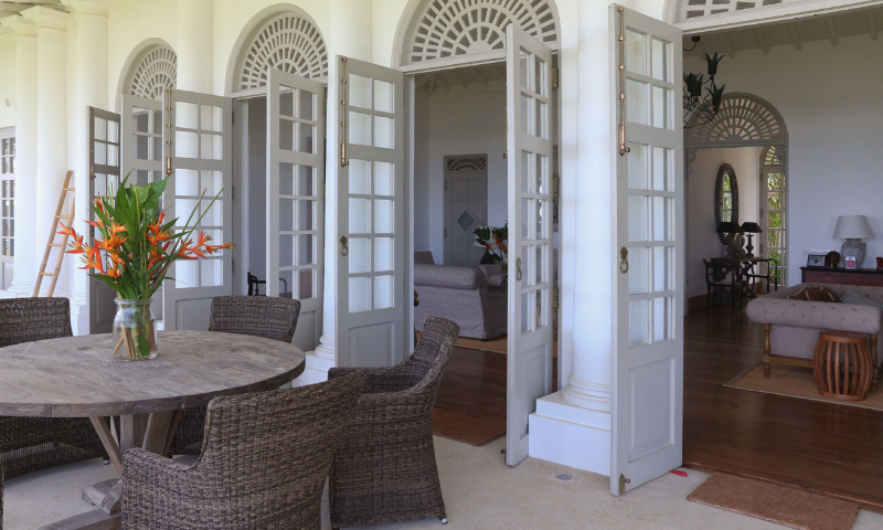 Tanamera Estate a Luxurious Beachfront Villa in Thalpe, Sri Lanka