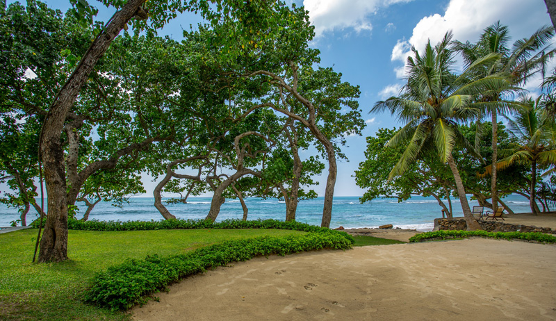 South Point Abbay a Beachfront Villa in Ahangama 