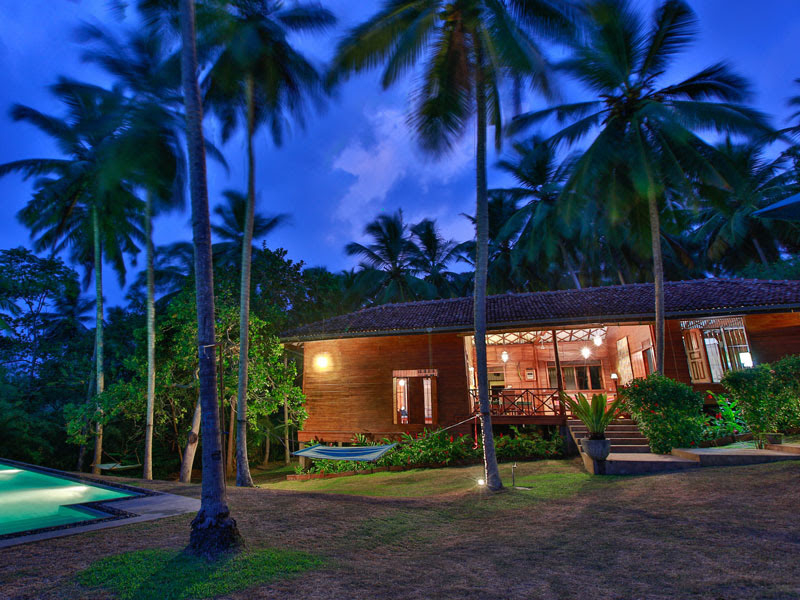 The Teak House - Beachfront Villa in Tangalle, Sri Lanka