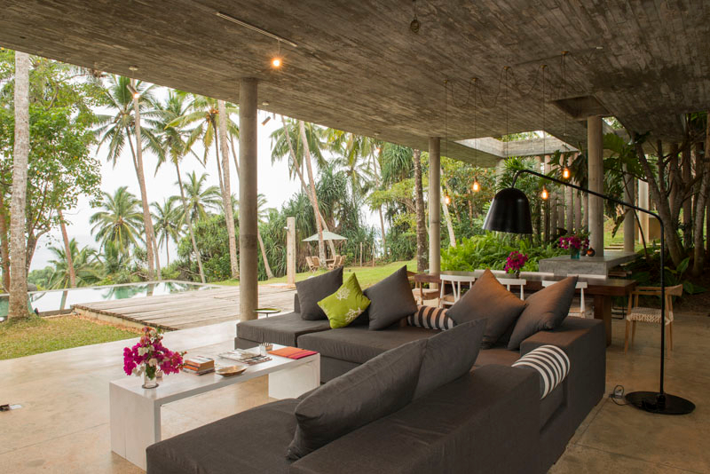 Walatta House a Uniquely Designed Beachfront Villa in Tangalle