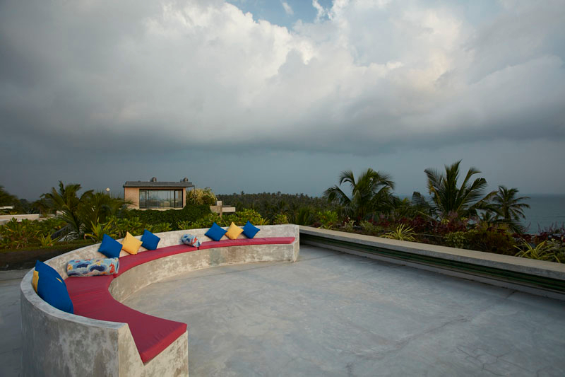 Villa Kambura a Beachfront Villa with Pool in Mirissa, Sri Lanka